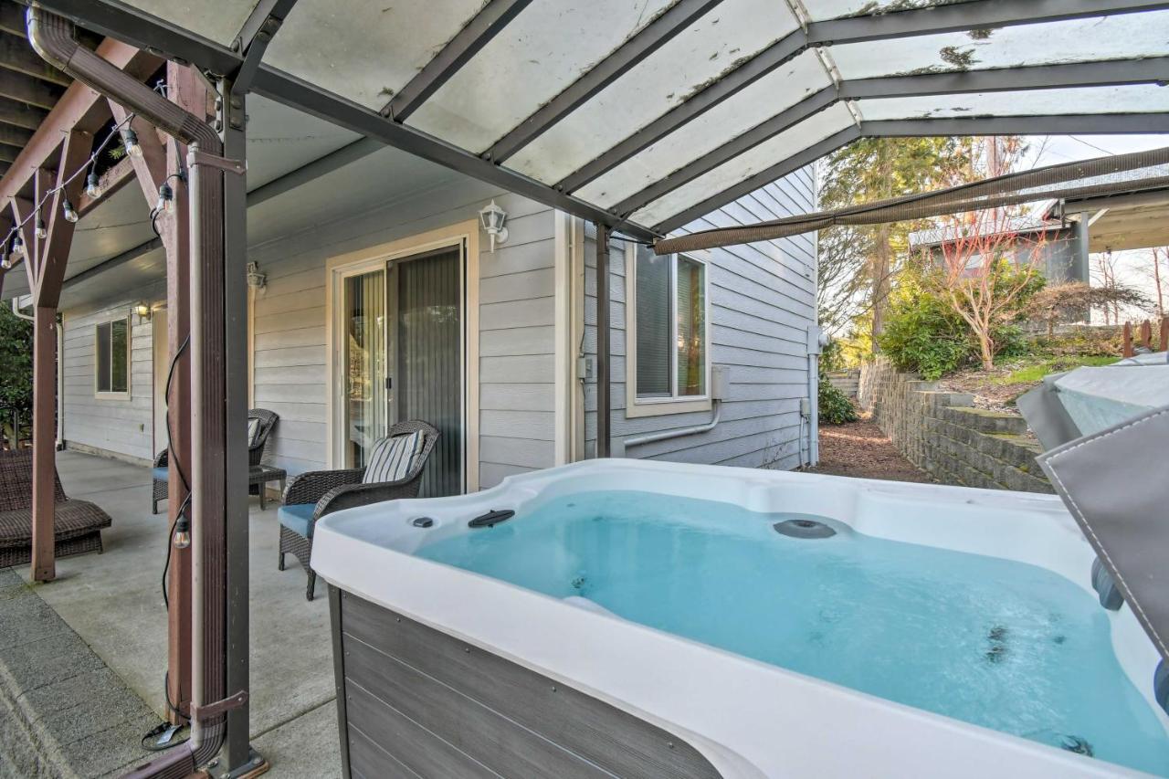 The Peacock House - Waterfront Home With Hot Tub! Олимпия Екстериор снимка